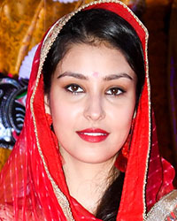 Navneet Kaur Dhillon at Sarbojanin Durga Puja 2018