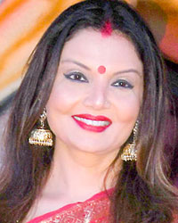 Deepshikha Nagpal at Sarbojanin Durga Puja 2018