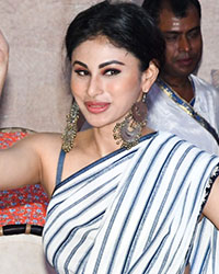 Mouni Roy at Sarbojanin Durga Puja 2018