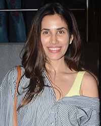 Sonnalli Seygall at Screening of Sonu Ke Titu Ki Sweety