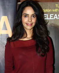 Mallika Sherawat at Screening of Sulemani Keeda