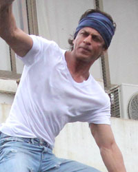 Shah Rukh Khan at Shah Rukh Khan Wishes Eid to Fans