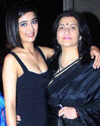 Akshara Haasan an Sarika Akshara Haasan an Sarika