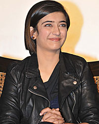 Akshara Haasan at Shamitabh Press Conference