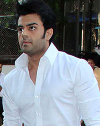 Manish Paul at Shankar Dixit Prayer Meet