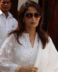 MAdhuri Dixit at Shankar Dixit Prayer Meet
