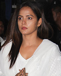 Neetu Chandra at Shashi Kapoor Prayer Meet