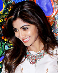 Shilpa Shetty at Shilpa Shetty Inaugurates Flow Dreams Art Show