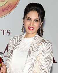 Angad Singh Arora - Managing Director Skill  Indian Company awarding Smita Gondkar