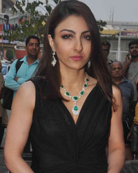 Soha Ali Khan at Soha Ali Khan Inaugrates Fiona Solitaires