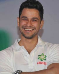 Kunal Khemu at Soha and Kunal at Ariel Event