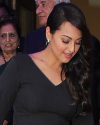 Sonakshi Sinha at Sonakshi Opens Prafulla Dahanukar Retrospective