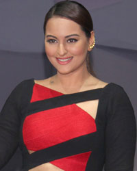 Sonakshi Sinha at Sonakshi Unveils Asus Zenfone