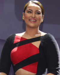 Sonakshi Sinha at Sonakshi Unveils Asus Zenfone