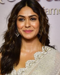 Mrunal Thakur Mrunal Thakur