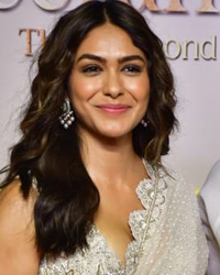 Mrunal Thakur and Shantanu Maheshwari Mrunal Thakur and Shantanu Maheshwari