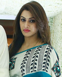 Actor Srikanth poses with wife Actor Srikanth poses with wife