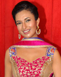 Divyanka Tripathi at Star Parivaar Awards 2014 Red Carpet