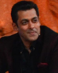 Salman Khan at Star Screen Awards 2016