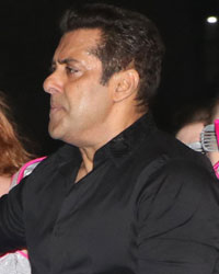 Salman Khan at Star Screen Awards 2016