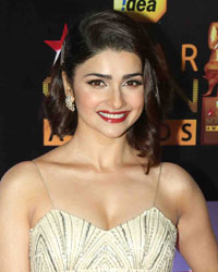 Prachi Desai at Star Screen Awards 2016