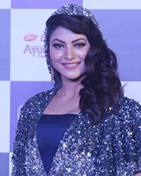 Urvashi Rautela at Star Screen Awards 2019