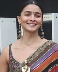 Alia Bhatt at Star Screen Awards 2019