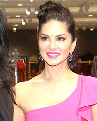 Reshma, Sunny Leone and Riyaz Gnagji