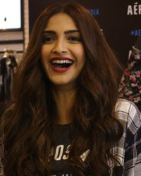 Sonam Kapoor at Stars Spotted 2015