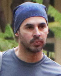 Dino Morea snapped at Bandra Dino Morea snapped at Bandra