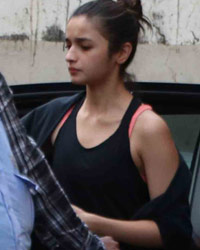 Alia Bhatt at Stars Spotted 2017