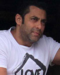 Salman Khan waves to crowd on Eid