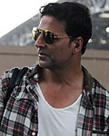 Akshay Kumar snapped at airport