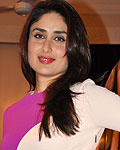 Kareena Kapoor at Stars Spotted