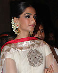 Sonam Kapoor at Stars Spotted