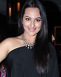 Sonakshi Sinha at Stars Spotted