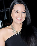 Sonakshi Sinha at Stars Spotted