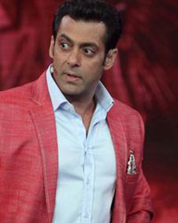 Salman Khan at Sunny Promoting Singh Saab Great on Bigg Boss