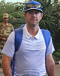 Ricky Ponting at Team Mumbai Indians Snapped at Airport