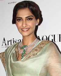 Sonam Kapoor at The Artisan Jewelry Design Awards 2014