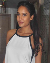 Lisa Haydon Lisa Haydon
