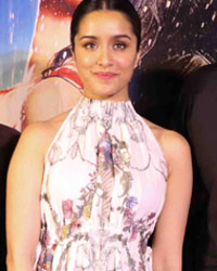 Chetan Bhagat, Shraddha Kapoor, Arjun Kapoor and Mohit Suri Chetan Bhagat, Shraddha Kapoor, Arjun Kapoor and Mohit Suri
