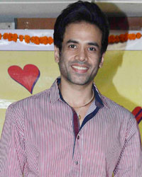 Tushar Kapoor at Tusshar Inagurates Handicraft Exhibition