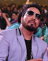 Mika Singh at Umang 2018