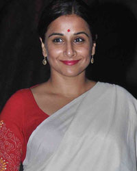 Vidya Balan at Under Construction Sculptor Show