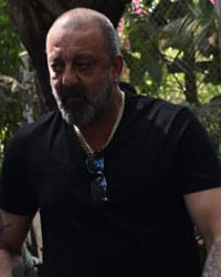 Sanjay Dutt at Veeru Devgn Funeral