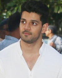 Sooraj Pancholi at Veeru Devgn Prayer Meet