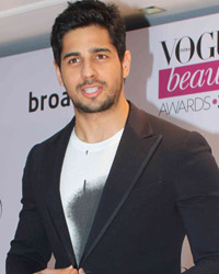 Sidharth Malhotra at Vogue Beauty Awards 2014