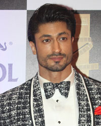 Vidyut Jamwal at Zee Cine Awards 2016