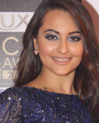 Sonakshi Sinha at Zee Cine Awards 2016